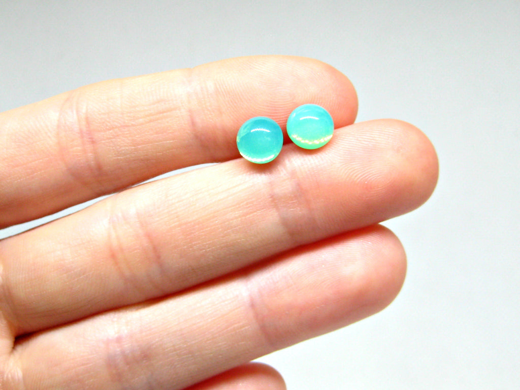 Mint Green Opal Glass Titanium Stud Earrings - 7mm